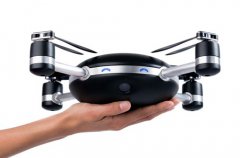 自拍神器無人機lily Camera 你只需佩戴好接收器